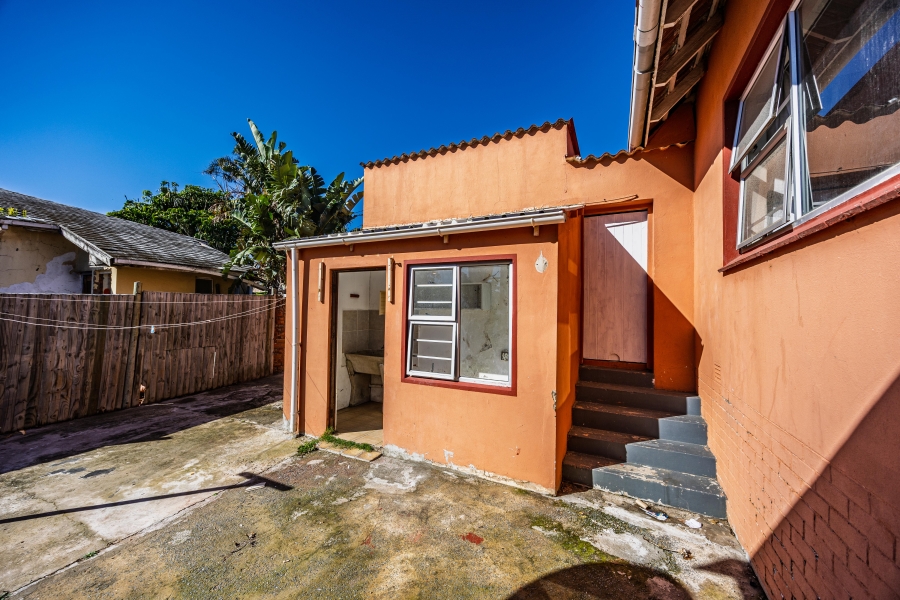 7 Bedroom Property for Sale in Greenfields Eastern Cape